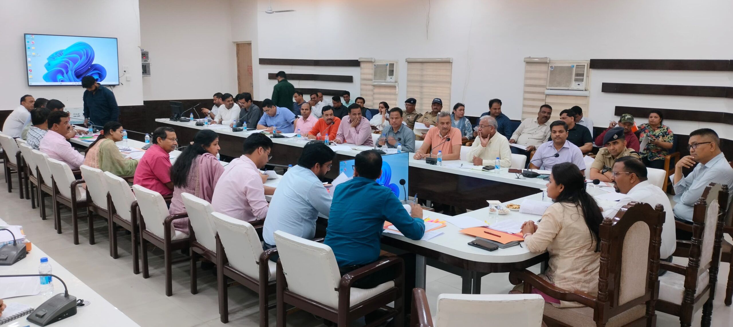 गंगा संरक्षण पर हरिद्वार प्रशासन सख्त, अवैध अतिक्रमण और गंदगी पर कार्रवाई!