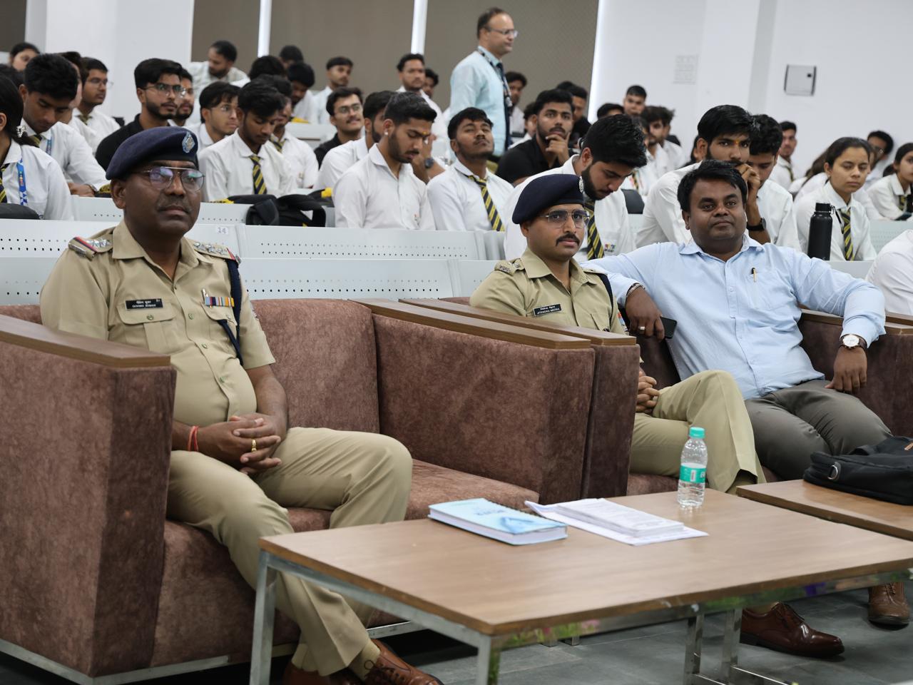 हरिद्वार पुलिस ने COER कॉलेज में साइबर अपराधों पर जागरूकता कार्यक्रम आयोजित किया