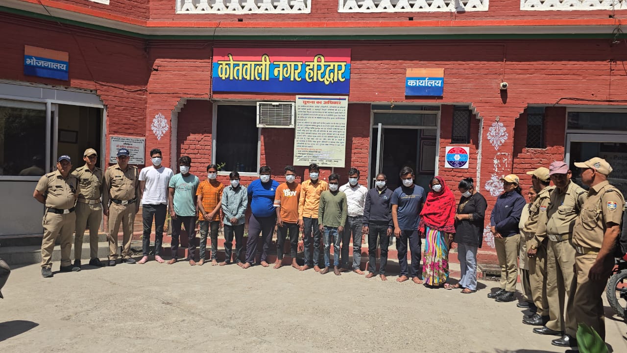 हरिद्वार पुलिस की बड़ी कार्रवाई, 15 वारंटी गिरफ्तार!