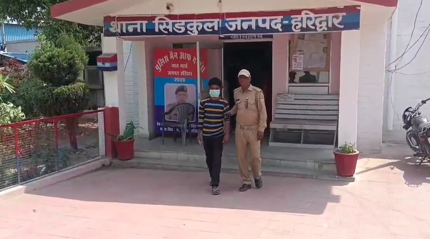सिडकुल पुलिस की कार्रवाई! 48 पैकेट देसी शराब के साथ एक आरोपी गिरफ्तार