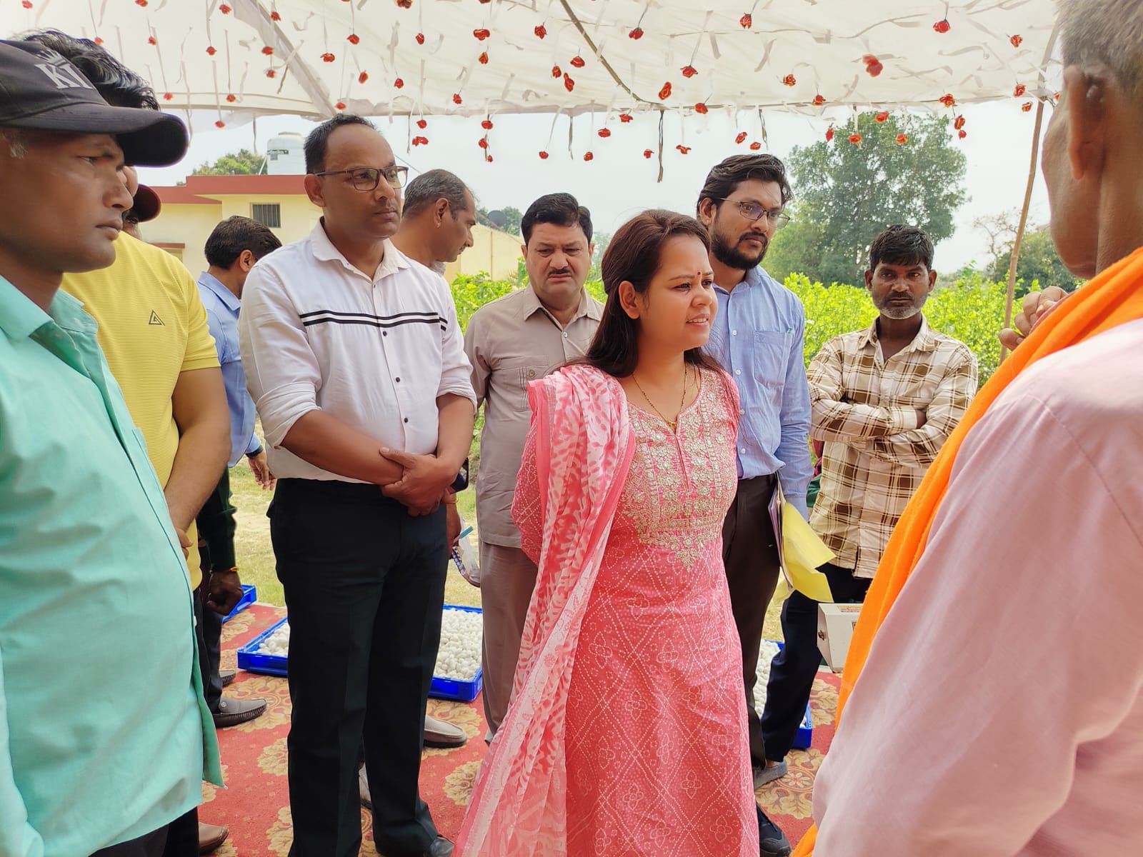 अपर सचिव ने जनसंवाद में सुनी ग्रामीणों की समस्याएं, दिए त्वरित निस्तारण के निर्देश