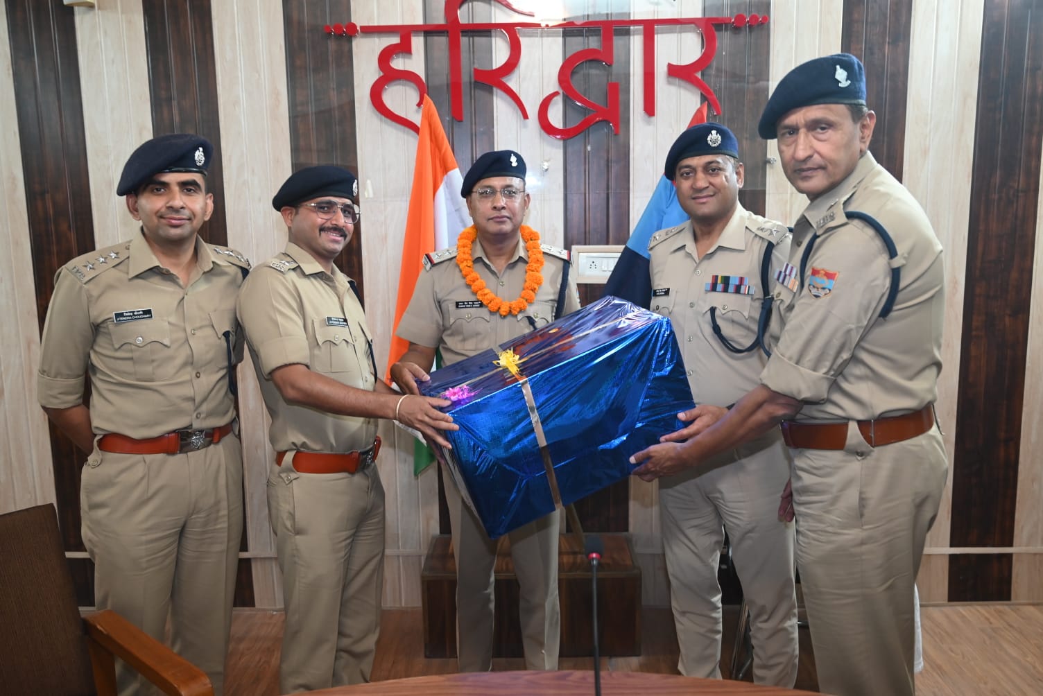 भावभीनी विदाई: प्रतिसार निरीक्षक समरवीर सिंह देहरादून रवाना