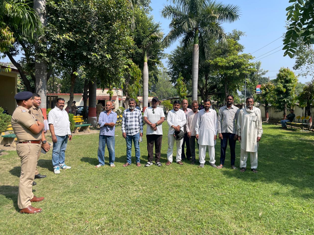 त्योहारों से पहले रानीपुर पुलिस का एक्शन: हिस्ट्रीशीटरों की परेड कराकर दी सख्त चेतावनी, अब हर हफ्ते देनी होगी हाजिरी